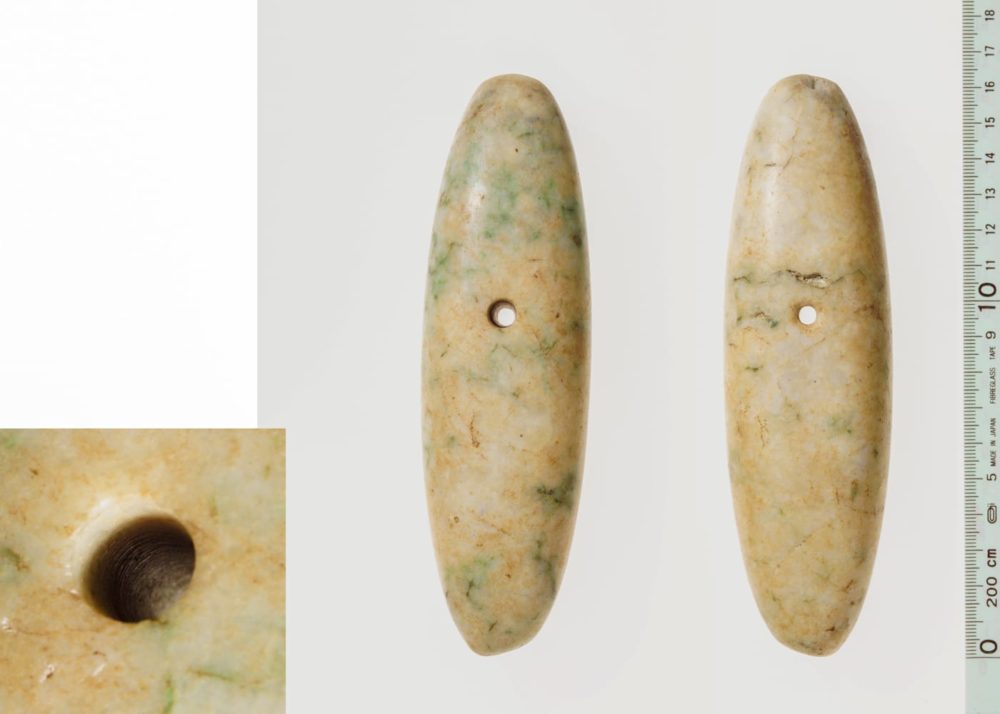 硬玉製大珠(富山県氷見市朝日貝塚出土） | 文化遺産検索 | とやまの